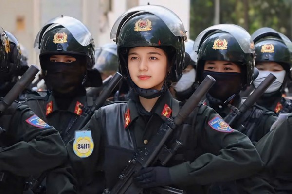 Những nữ chiến sĩ xinh đẹp Những nữ chiến sĩ xinh đẹp