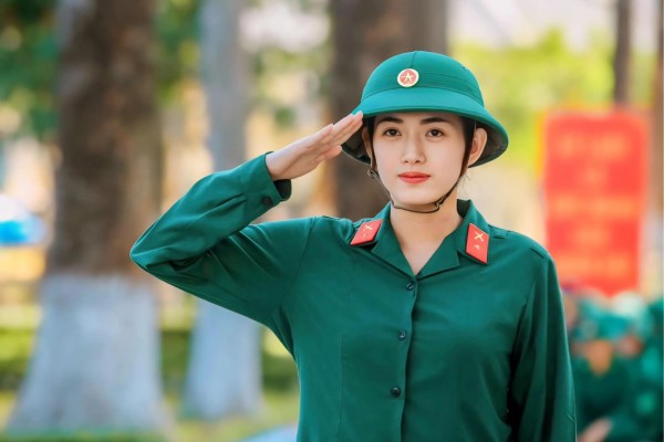 Những nữ chiến sĩ xinh đẹp Những nữ chiến sĩ xinh đẹp