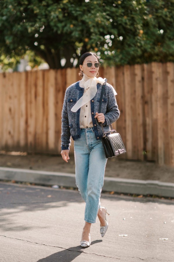 Phối quần jeans và áo vải tweed chuẩn xu hướng mùa lạnh