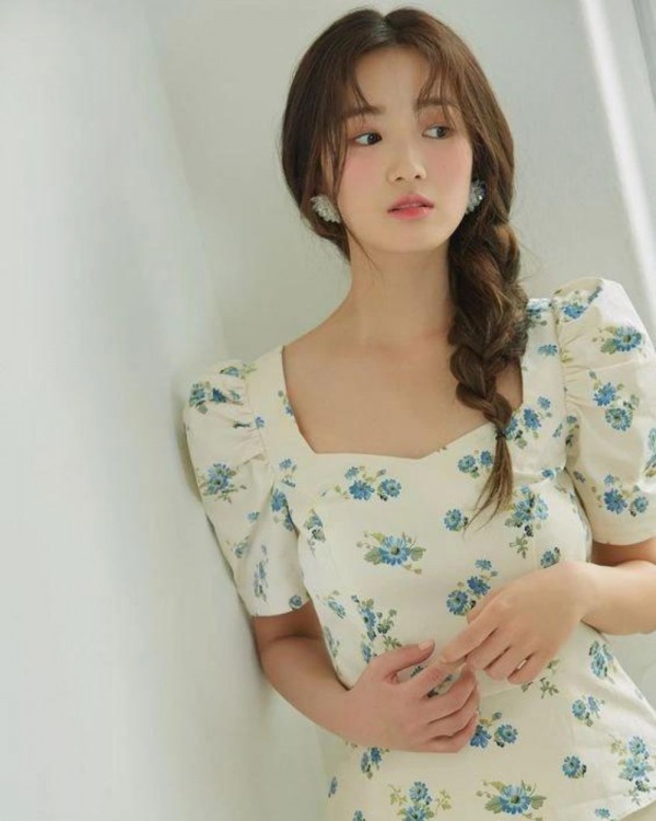 Phong cách nữ sinh của Kim Hye Yoon, vai chính phim 