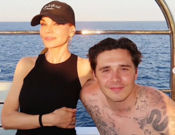 Phong cách thời trang của mẹ vợ Brooklyn Beckham: Thanh lịch, trẻ trung, chuẩn quý bà thượng lưu