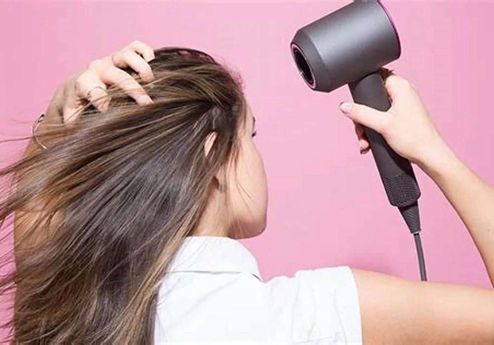 Quy trình gội đầu của phụ nữ Nhật Bản giúp giảm rụng tóc, bết dầu