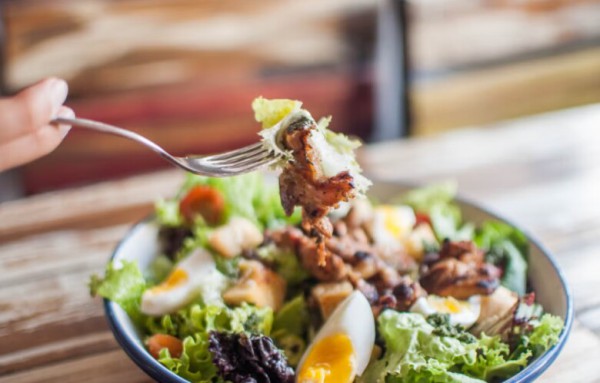 Rụng tóc do giảm cân và biện pháp cải thiện