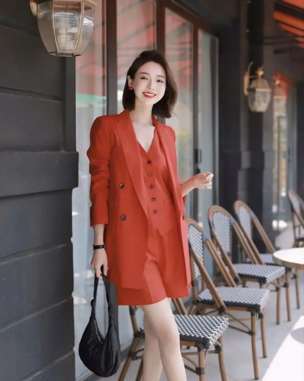 Sắc màu trang phục mùa hè lý tưởng cho nàng da ngăm Sắc màu trang phục mùa hè lý tưởng cho nàng da ngăm