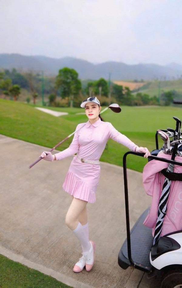 Sắc vóc quyến rũ của á hậu thương hiệu Việt Nam 2024