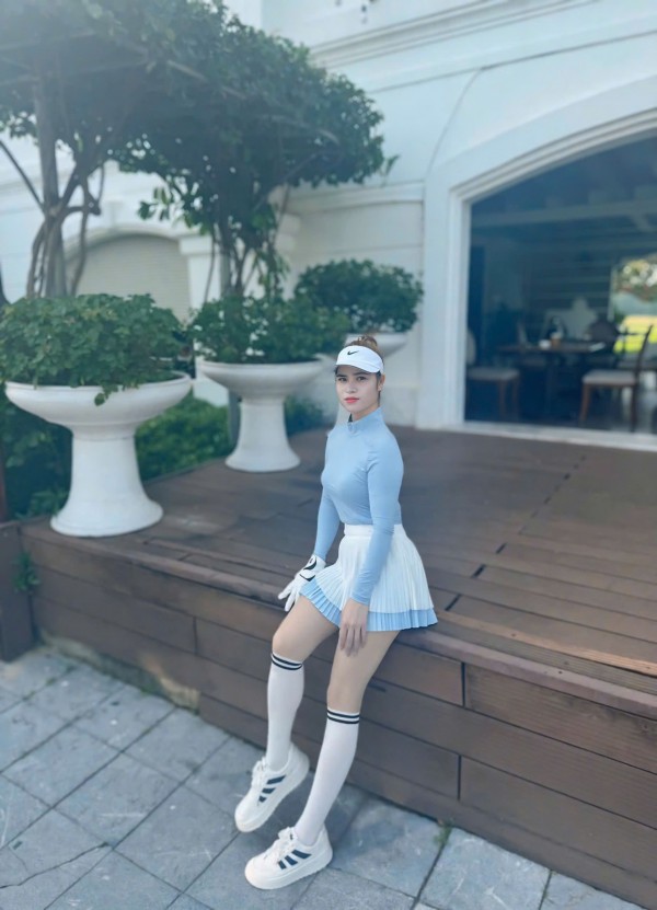 Sắc vóc quyến rũ của á hậu thương hiệu Việt Nam 2024