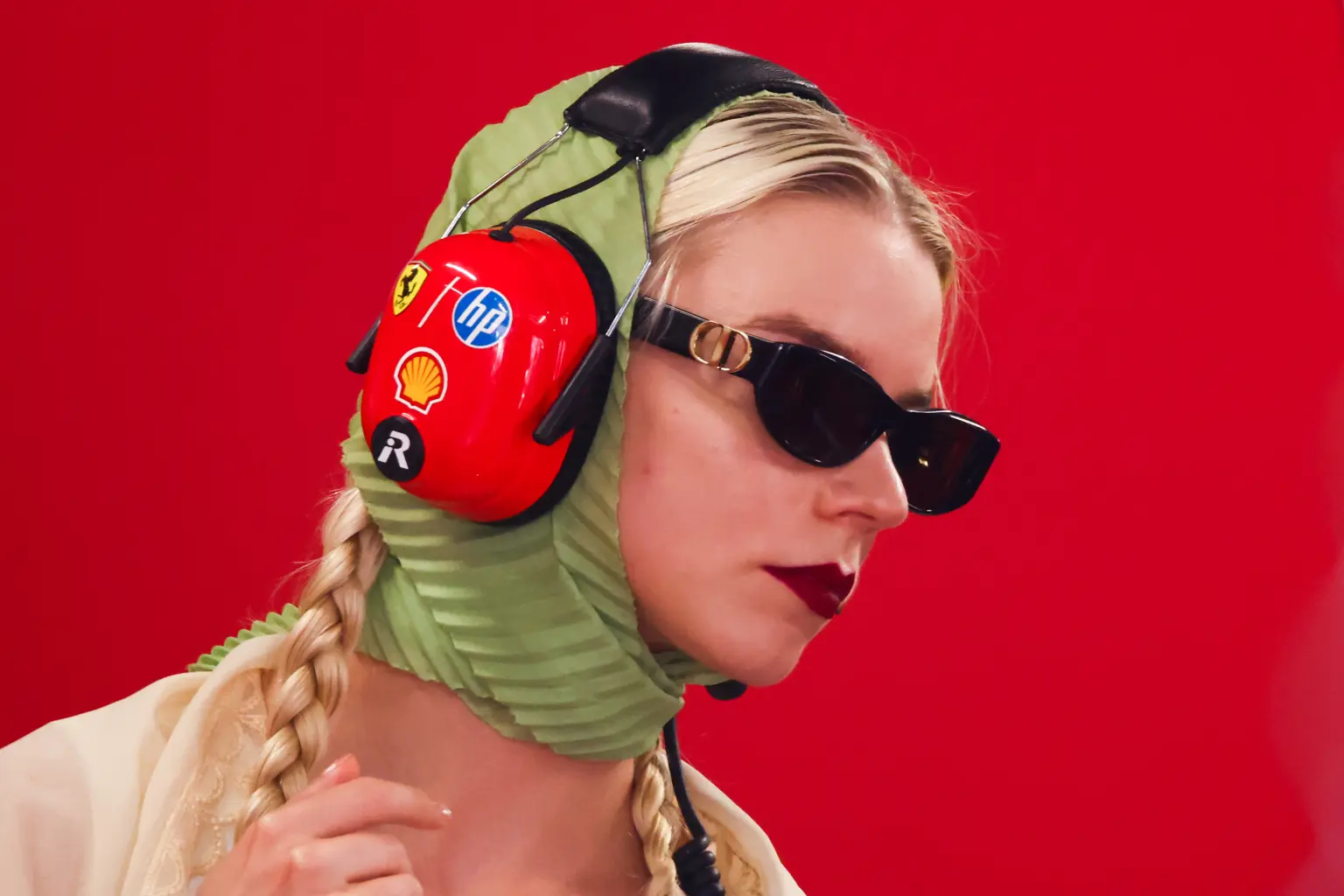 Sao Hollywood lăng xê phong cách thời trang Sao Hollywood lăng xê phong cách thời trang