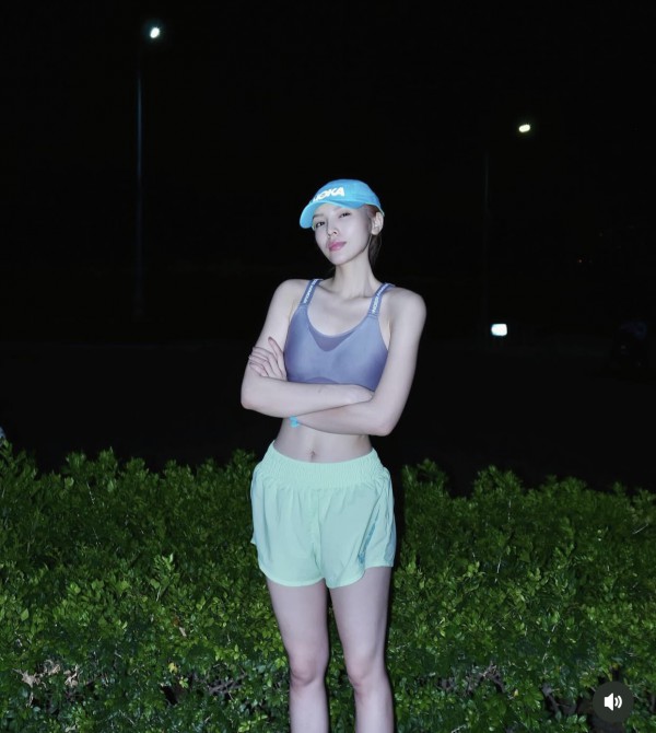 Sao Việt khỏe đẹp: Kỳ Duyên chạy bộ mỗi ngày để siết vòng eo