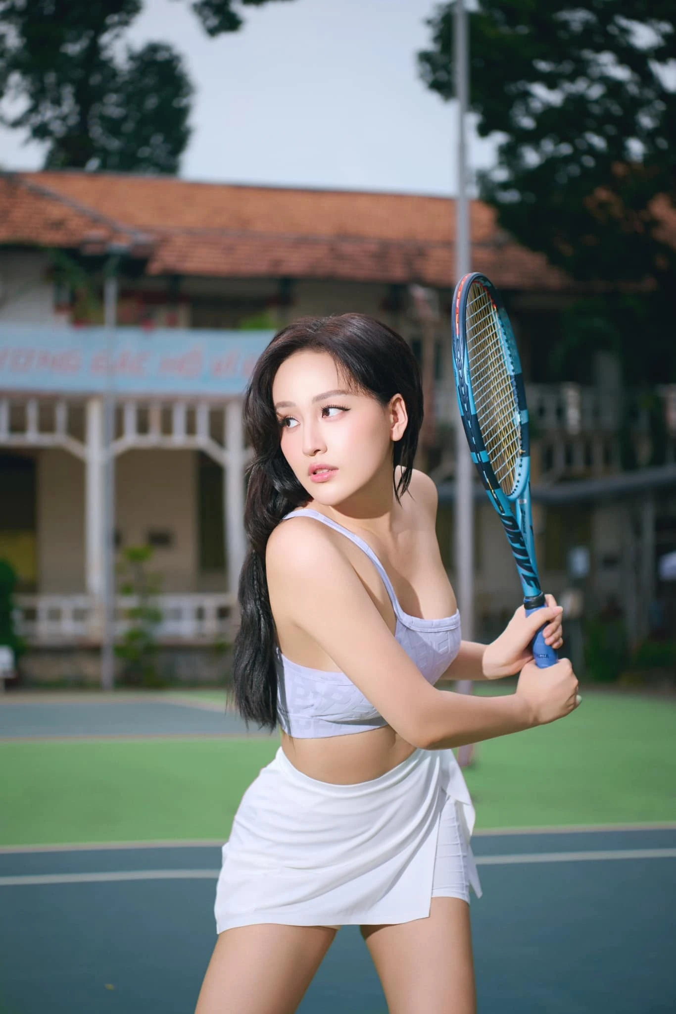 Sao Việt khỏe đẹp: Mai Phương Thúy chơi tennis giúp dáng đẹp, trẻ trung