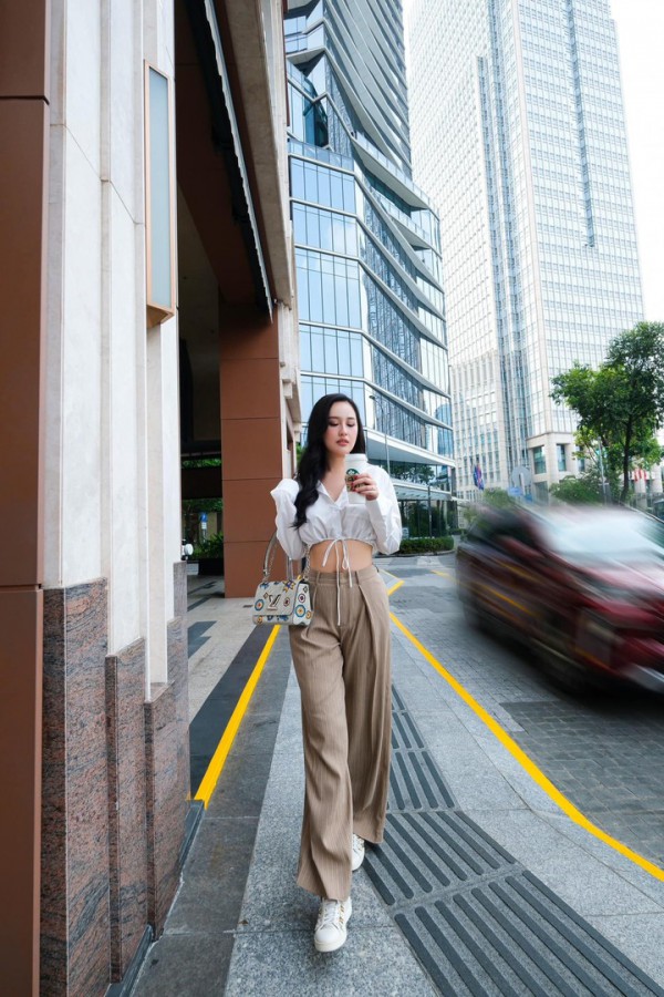 Sao Việt khỏe đẹp: Mai Phương Thúy chơi tennis giúp dáng đẹp, trẻ trung