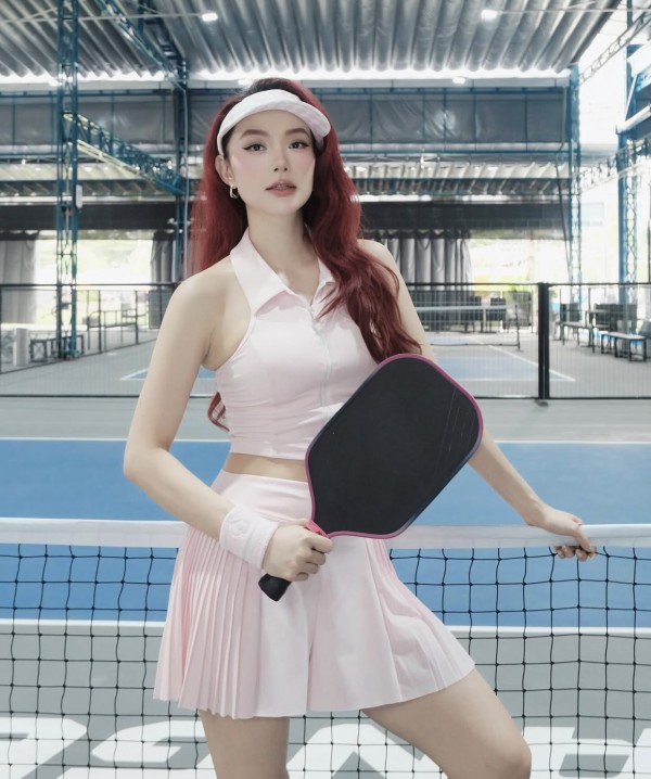 Sao Việt khỏe đẹp: Minh Hằng dáng săn chắc nhờ pickleball
