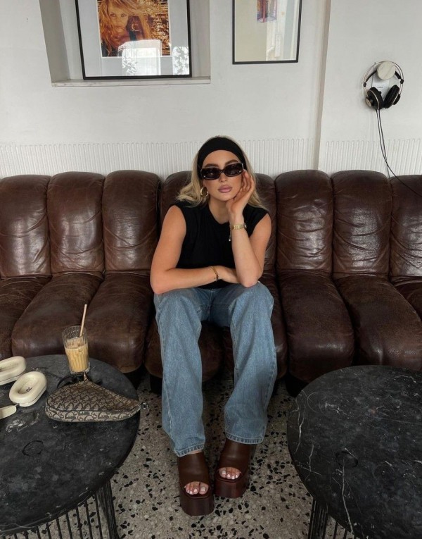 Sự trở lại của thiết kế dép đế cao