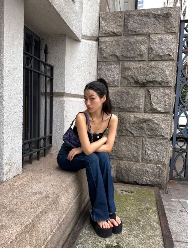 Sự trở lại của thiết kế dép đế cao