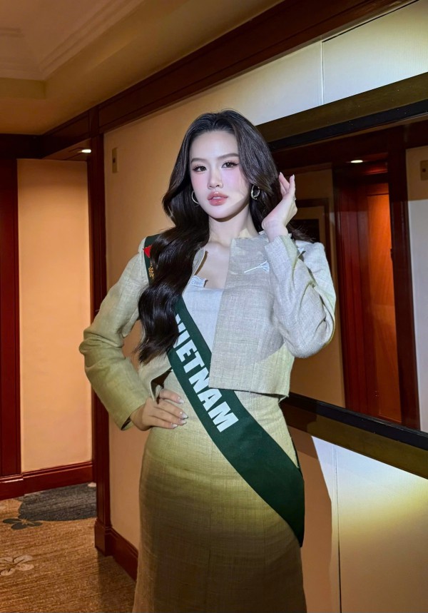 Thời trang cuốn hút của Trịnh Mỹ Anh tại Miss Earth 2025