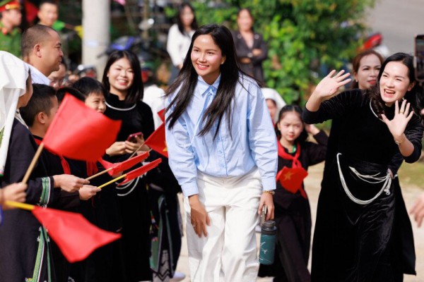 Thời trang sành điệu của 3 mỹ nhân Việt đang mang thai Thời trang sành điệu của 3 mỹ nhân Việt đang mang thai