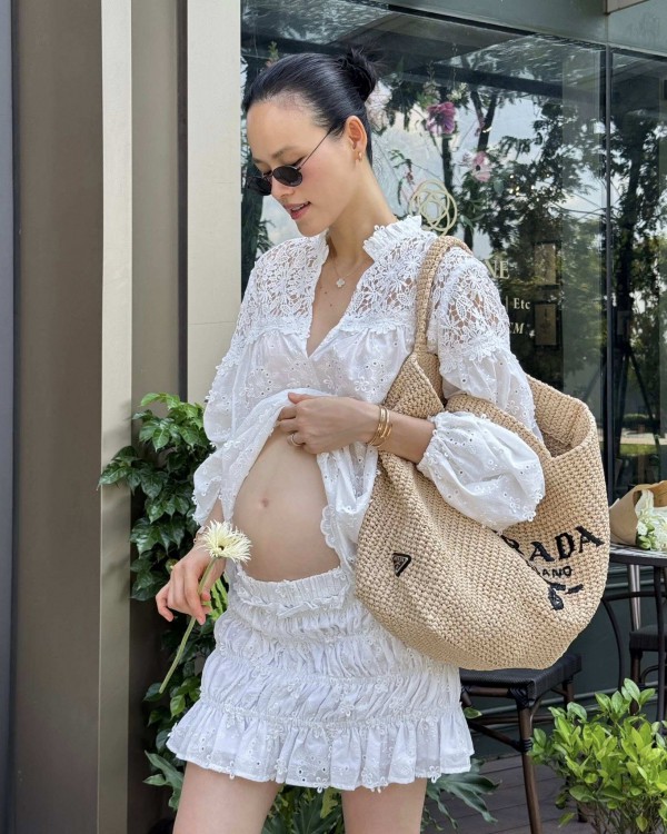 Thời trang sành điệu của 3 mỹ nhân Việt đang mang thai Thời trang sành điệu của 3 mỹ nhân Việt đang mang thai