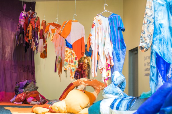 Thời trang tái chế bùng nổ: Đẹp độc bản và còn gì nữa?