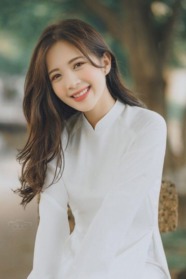 Trang điểm thế nào để không bị già khi chụp kỉ yếu mùa hè