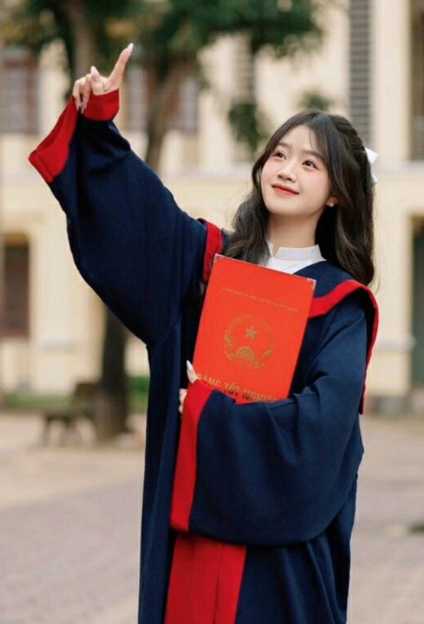 Trang điểm thế nào để không bị già khi chụp kỉ yếu mùa hè