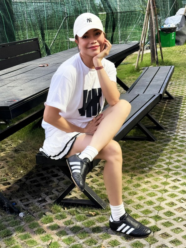 Trang phục chơi pickleball của Trà Ngọc Hằng Trang phục chơi pickleball của Trà Ngọc Hằng