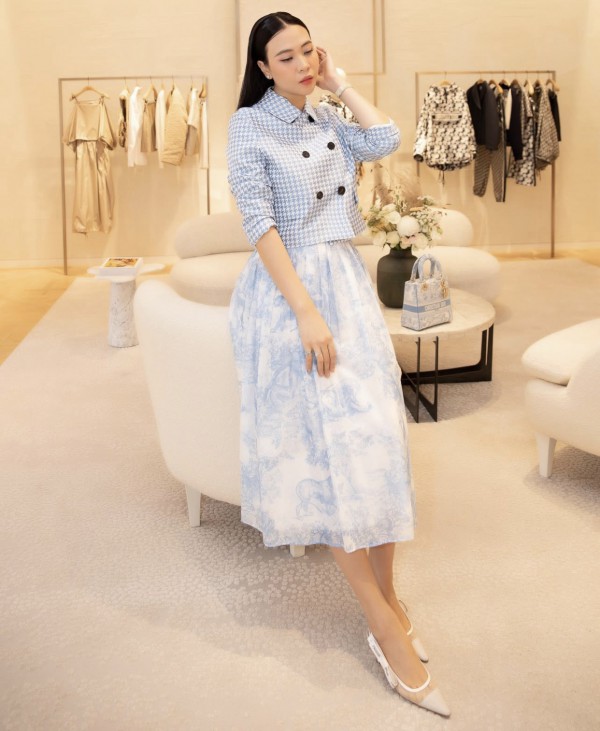 Trang phục của Đàm Thu Trang, Đặng Thu Thảo đơn giản mà vẫn đẹp