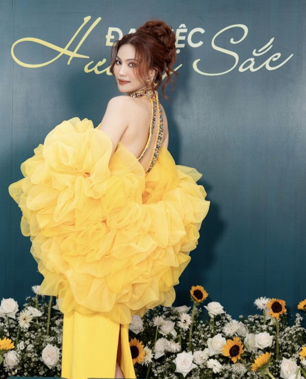 Trang phục dự tiệc của Lan Khuê được săn lùng Trang phục dự tiệc của Lan Khuê được săn lùng