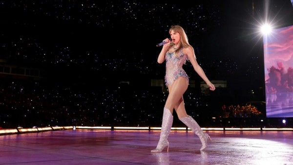 Trang phục hè 2023 đơn giản, dễ bắt chước của Taylor Swift