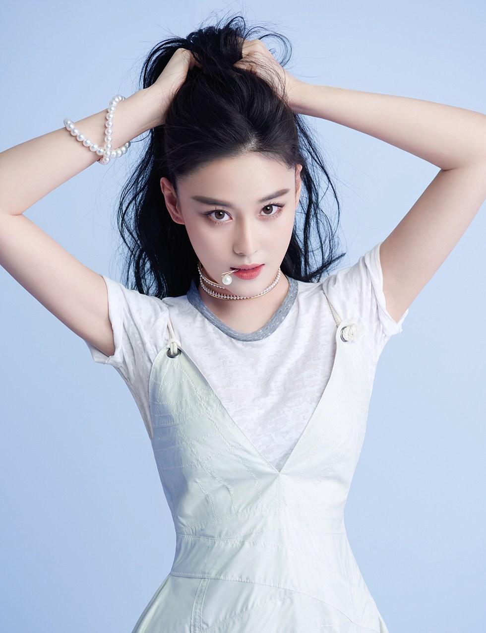 Trương Hinh Dư ăn khoai lang, chăm tập luyện để giữ dáng tuổi U40