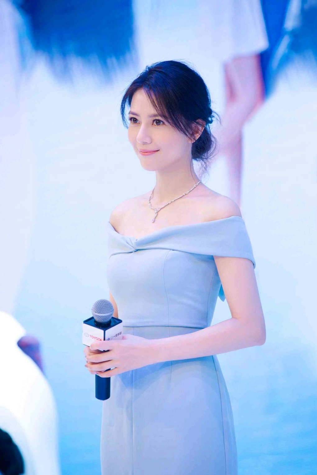 Tuyệt chiêu giúp Cao Viên Viên trẻ đẹp ở tuổi U50