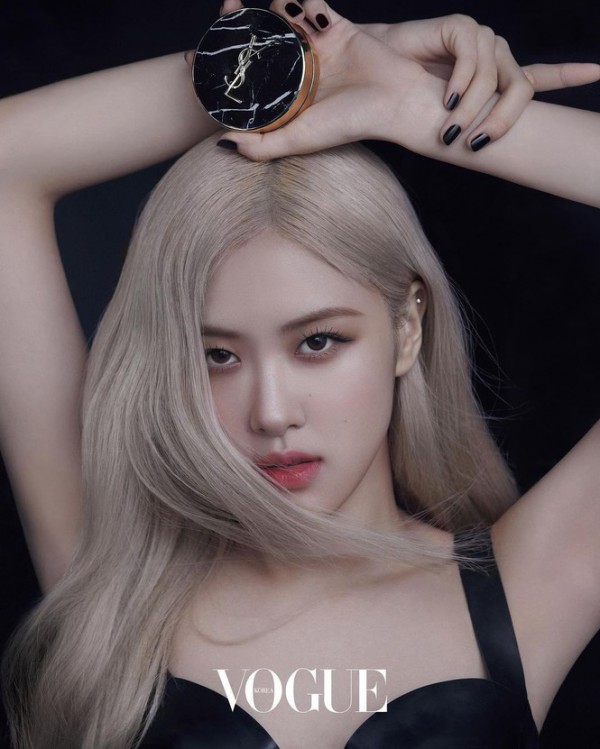 VOGUE tung ảnh Rosé BLACKPINK quảng cáo YSL Beauty, nhưng trang phục của cô mới gây chú ý VOGUE tung ảnh Rosé BLACKPINK quảng cáo YSL Beauty, nhưng trang phục của cô mới gây chú ý