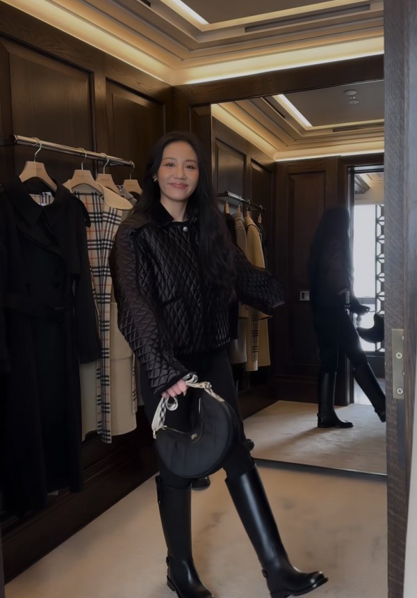 Văn Mai Hương cá tính tham dự 