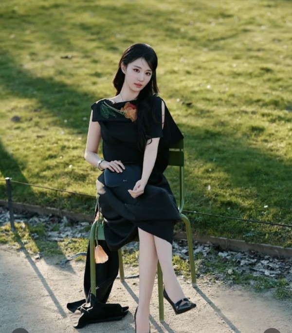 Vương Sở Nhiên đọ sắc cùng Jisoo (Blackpink) tại show Dior 2026 Vương Sở Nhiên đọ sắc cùng Jisoo (Blackpink) tại show Dior 2026