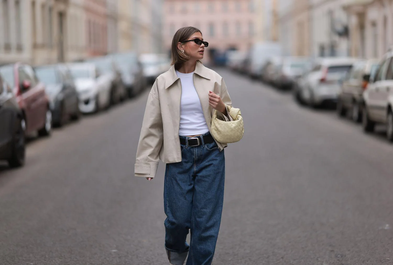 Xu hướng Clean Girl: thời trang tối giản, sang trọng 