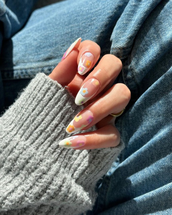 Xu hướng vẽ nail với họa tiết trái cây, hoa lá tươi mát