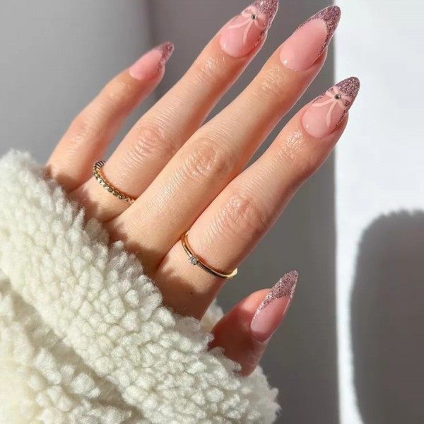 Xu hướng vẽ nail với họa tiết trái cây, hoa lá tươi mát