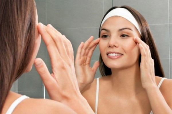 Xua tan bọng mắt giúp lấy lại vẻ rạng rỡ tức thì