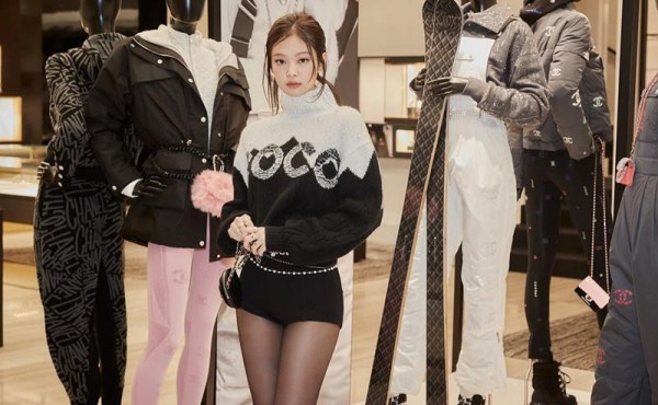 Xuất hiện tại sự kiện của Chanel, Jennie BLACKPINK gây sốt với set đồ khoe chân đỉnh cao