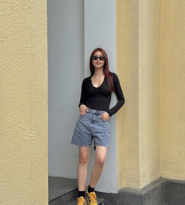 Á hậu Quỳnh Châu mang thai vẫn theo đuổi phong cách gợi cảm