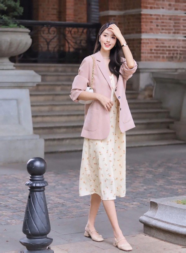 Đầm xòe được dự đoán là hot trend mùa xuân hè 2025 Đầm xòe được dự đoán là hot trend mùa xuân hè 2025