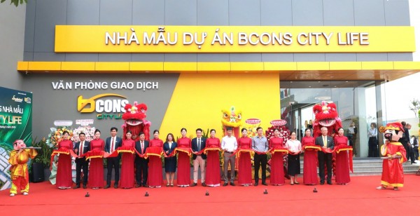 Bcons City Life tạo sức hút lớn ngay ngày đầu ra mắt nhà mẫu