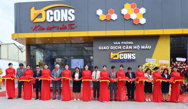 Nhà mẫu Bcons Center City thu hút khách ngay ngày đầu khai trương Nhà mẫu Bcons Center City thu hút khách ngay ngày đầu khai trương