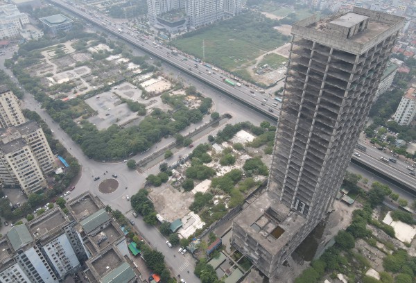 Tổng công ty Xi măng xin đầu tư hoàn thiện tòa tháp ngàn tỉ đồng bỏ hoang