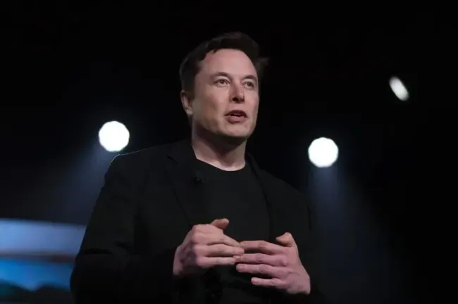 56 tỉ USD lương thưởng cho Elon Musk