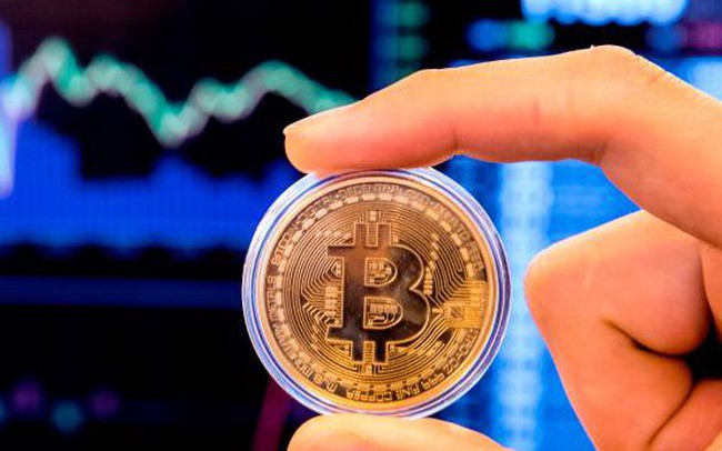 Bitcoin trượt dốc khi Fed giữ nguyên lãi suất