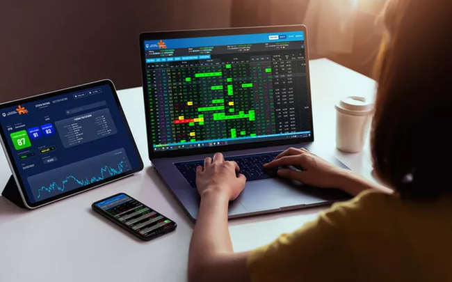 Chuyên gia: Chứng khoán quý IV không dễ kiếm lời Chuyên gia: Chứng khoán quý IV không dễ kiếm lời