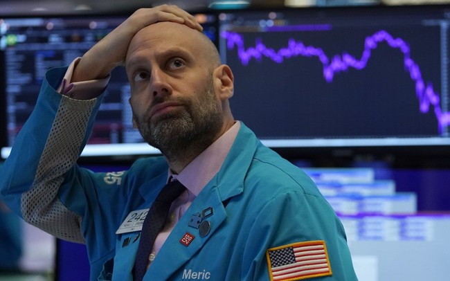 Dow Jones mất hơn 400 điểm sau "tin buồn" lạm phát