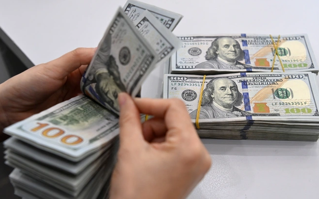 Giá USD vượt 24.000 đồng Giá USD vượt 24.000 đồng