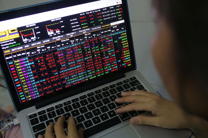 VNDirect: Nhà đầu tư nên dừng bán tháo