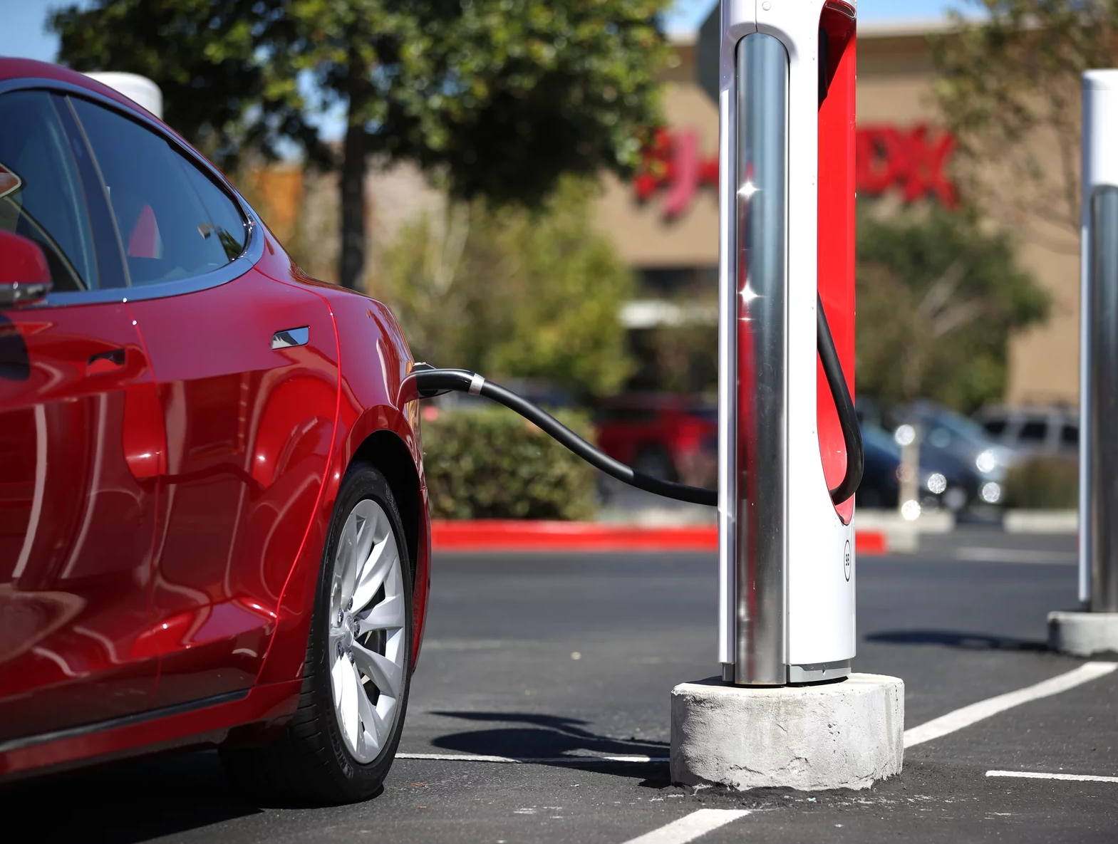 Đề xuất giảm thuế tiêu thụ đặc biệt với ô tô điện trong 5 năm