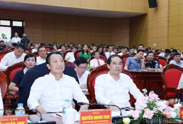 "5 không” – thông điệp cải cách mạnh mẽ từ Lào Cai "5 không” – thông điệp cải cách mạnh mẽ từ Lào Cai